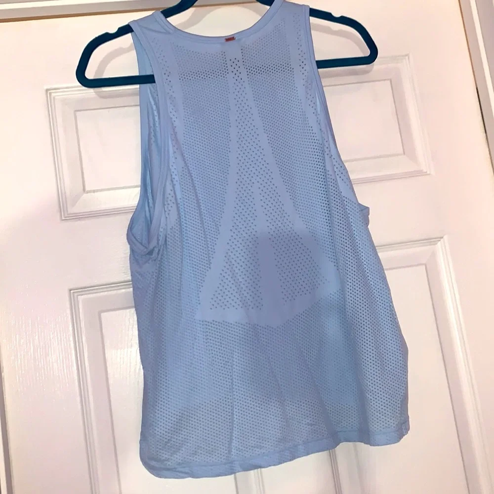 New pink seamless workout top - Picture 4 of 6